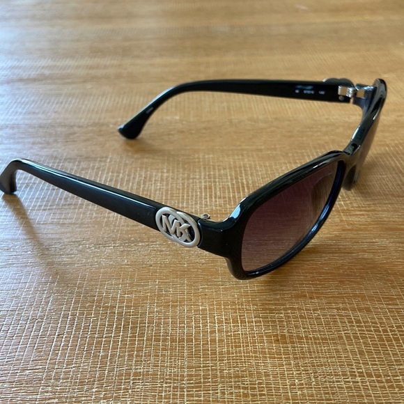 Micheal kors + coach sunglasses bundle - Picture 5 of 8